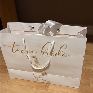 💥White and Gold 'Team Bride' Gift Bag